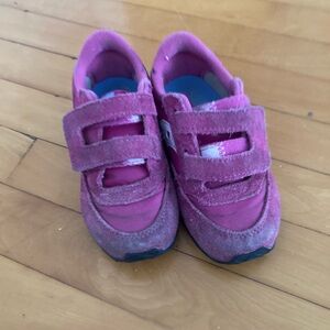 Saucony Pink Velcro Sneakers for Everyday Comfort